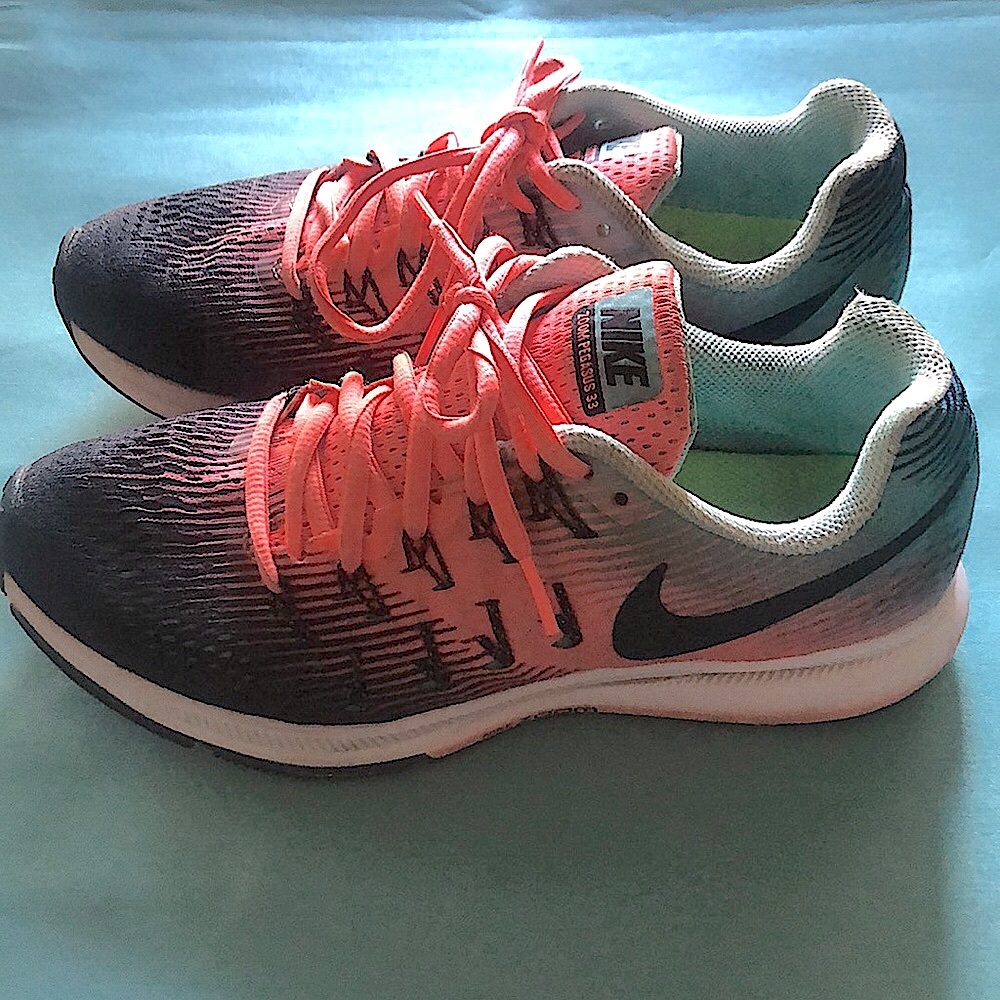 WOMEN’S NIKE ZOOM PEGASUS 33 RUNNING SNEAKERS SIZE 8